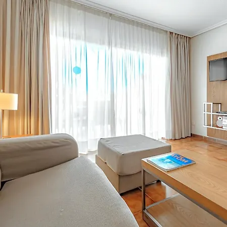 Apto Con Piscina, Terraza Privada & Ac מלון דירות
